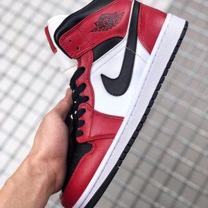 Air Jordan 1 Mid